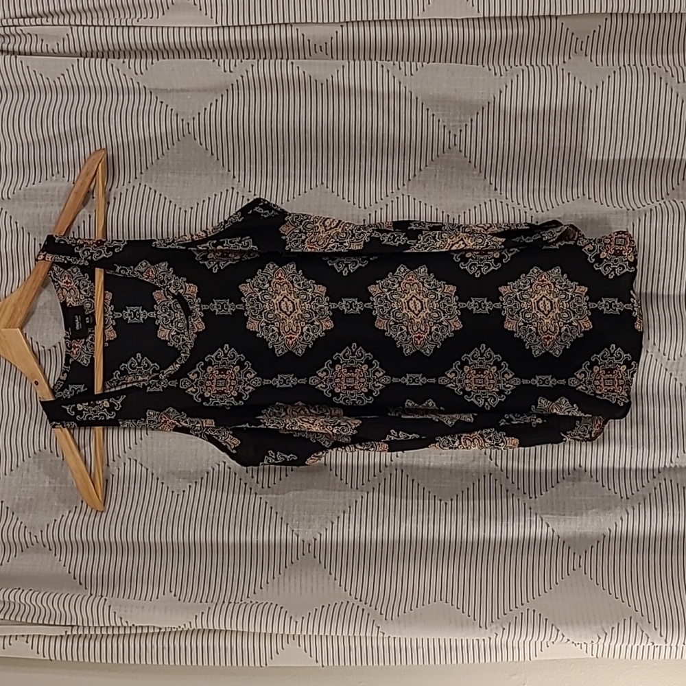 Mossimo, long sleeveless black w/beautiful print, loose-fitting blouse, XS